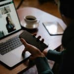 Digital photo frames displaying memories in high resolution